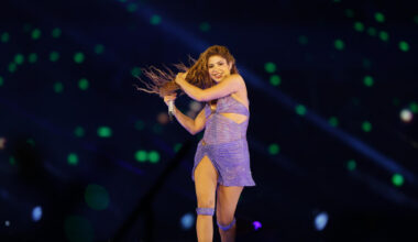 Shakira hace historia en los MTV VMAs y continúa arrasando en su 'Las Mujeres Ya No Lloran World Tour'