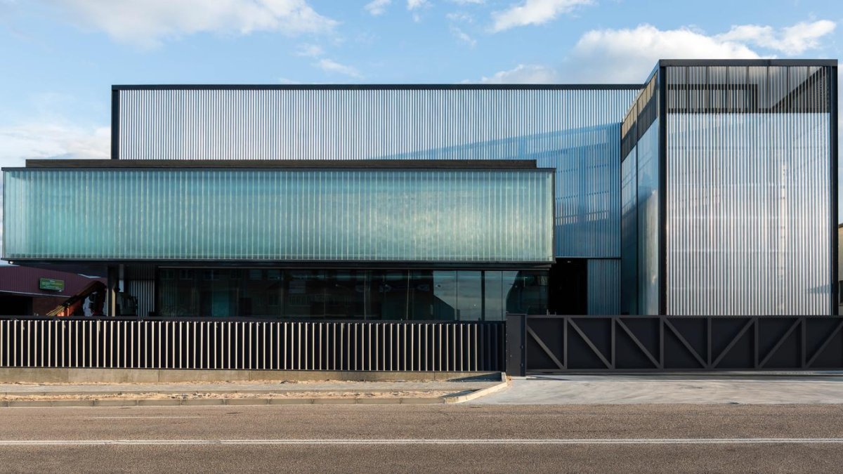 La vanguardista y multipremiada nave industrial del Polígono San Cristóbal de Valladolid