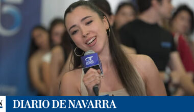 estudiante de ingeniería, camarera y cantante en conciertos y misas