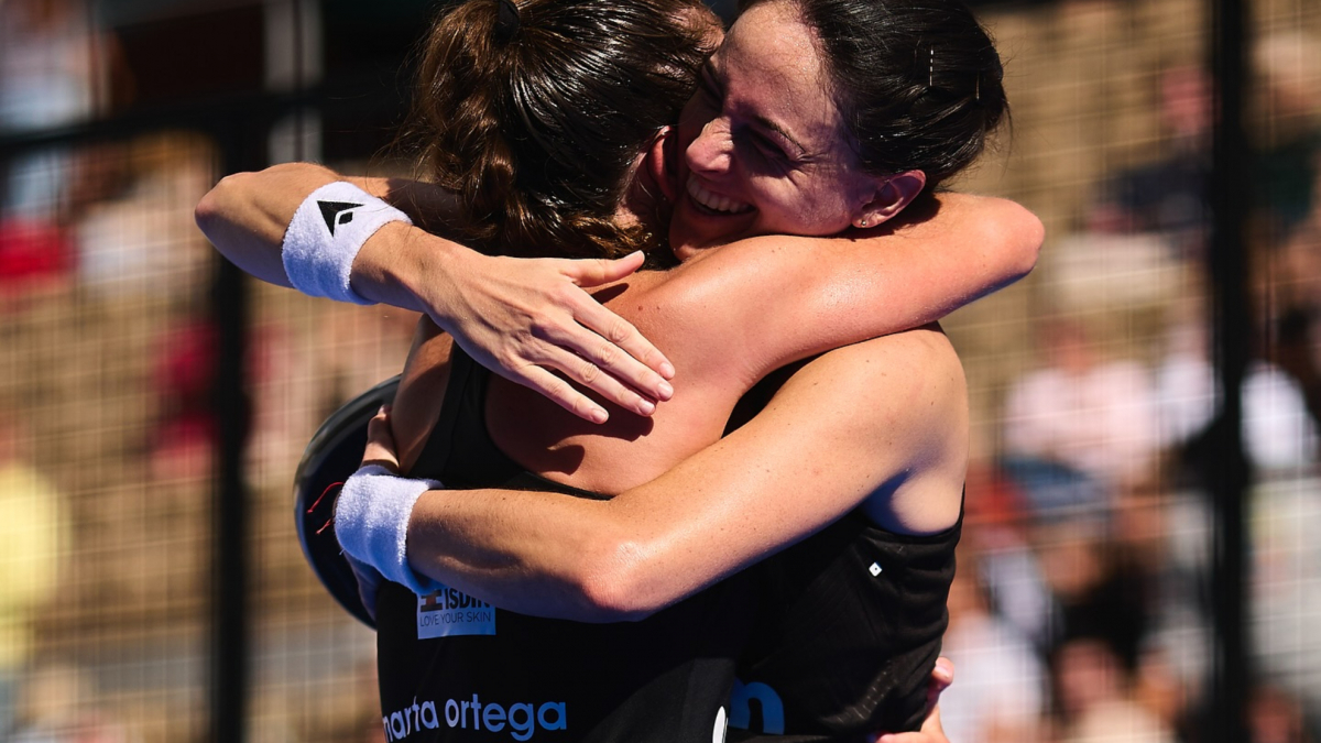 Claudia Fernández y Bea González pierden en cuartos