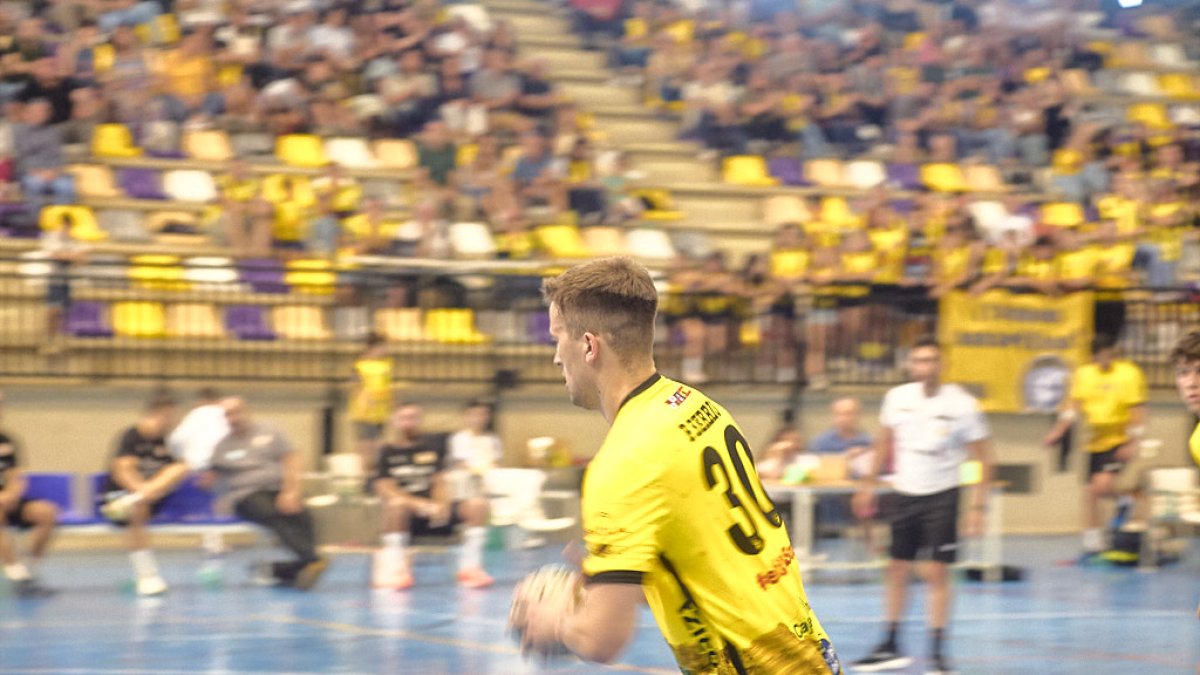 Imagen del partido del debut del Balonmano Soria ante Eivissa.