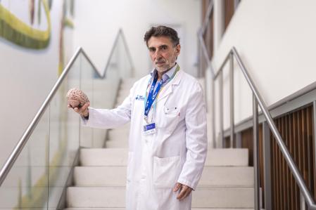 Xavier Montalban, neurólogo del hospital Vall d'Hebron y director del Centre d'Esclerosi Múltiple de Catalunya (Cemcat)