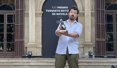 Francisco Serrano gana el Premio Tusquets con la novela 'El corazón revolucionario del mundo'