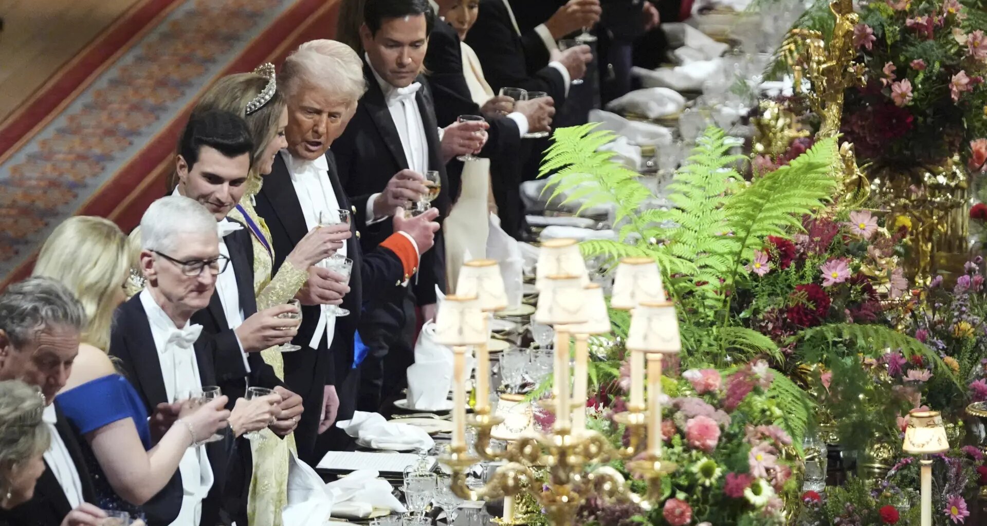 se empeñaron en probar la comida antes de servirla a Trump