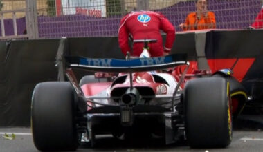 Ferrari se la pega en Bakú