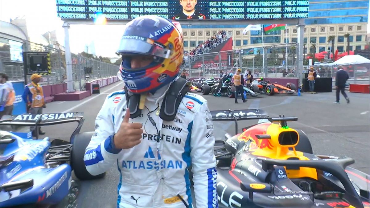 Sainz torea la lluvia y es segundo en Baku, sólo superado por la pole de Verstappen