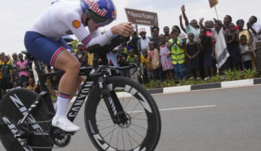 Zoe Bäckstedt domina la contrarreloj sub23 en el Mundial de Ciclismo de Ruanda