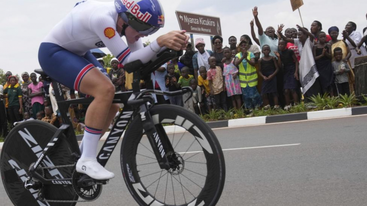 Zoe Bäckstedt domina la contrarreloj sub23 en el Mundial de Ciclismo de Ruanda
