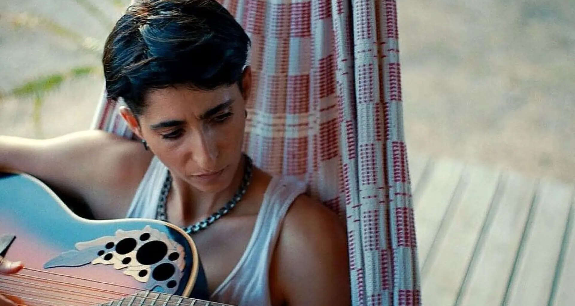 Cuándo y dónde ver el documental en el que Alba Flores busca la verdad sobre su padre: 'Flores para Antonio'