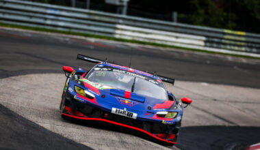 Max Verstappen pisa fuerte y sube al podio en su debut con Ferrari en GT3