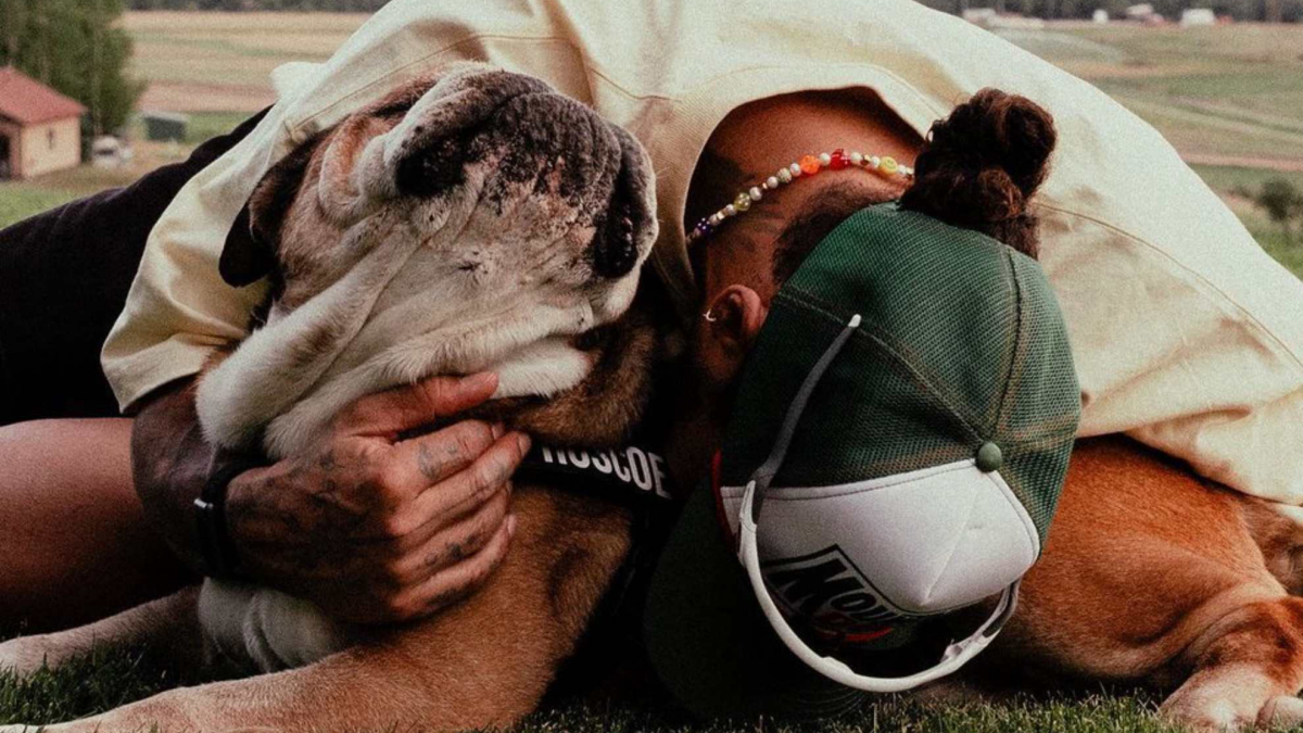 Hamilton da el último adiós a su mejor amigo