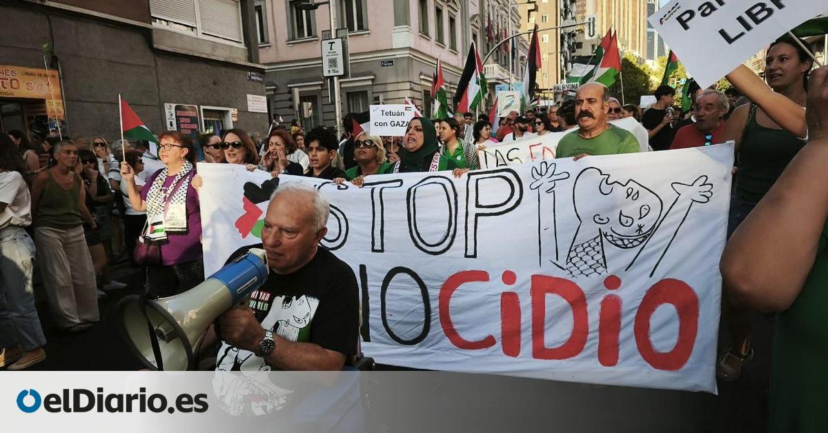 Miles de personas recorren la calle Bravo Murillo convocadas por asociaciones vecinales al grito de "stop genicidio"