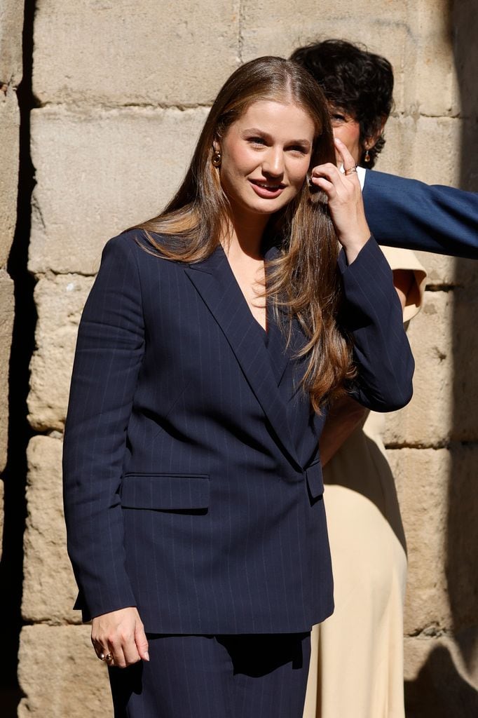 La princesa Leonor luce melenaza en Viana