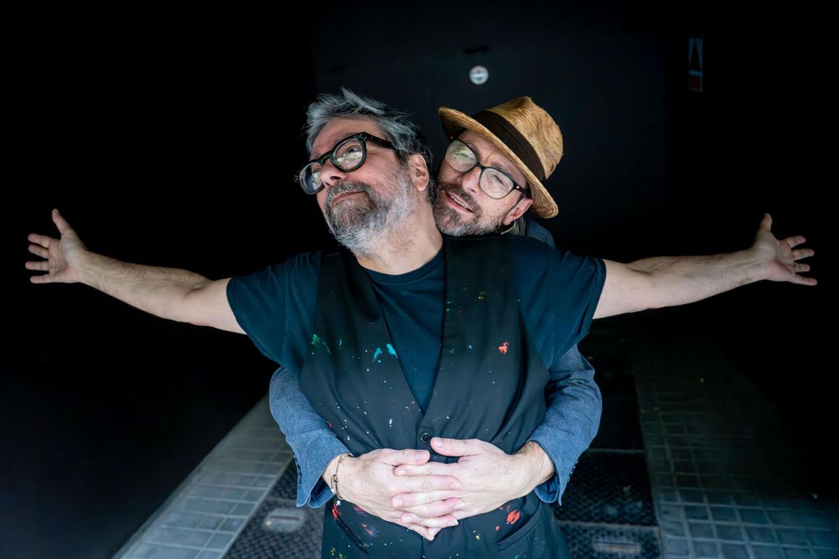 Liniers y Kevin Johansen en Barcelona, el 22 de mayo de 2025.
