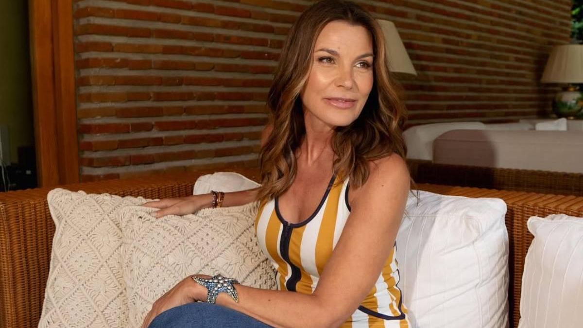 Mar Flores se pasa al mundo editorial anunciando la publicación de su libro autobiográfico