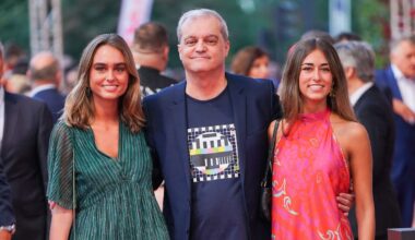 Ramón García presume de sus guapísimas hijas, Natalia y Verónica, en la gala más glamurosa de la televisión