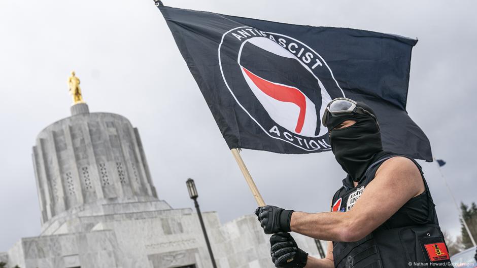 ¿qué es el movimiento Antifa? – DW – 18/09/2025