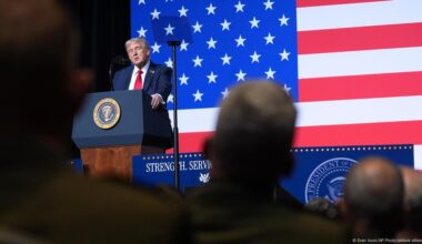 Trump desplegó submarinos frente a Rusia por amenazas – DW – 30/09/2025