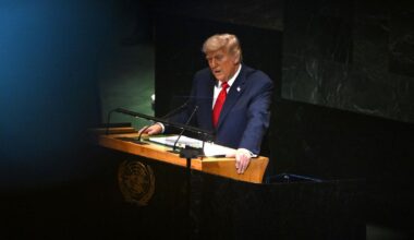 Trump, un “superidiota” de libro