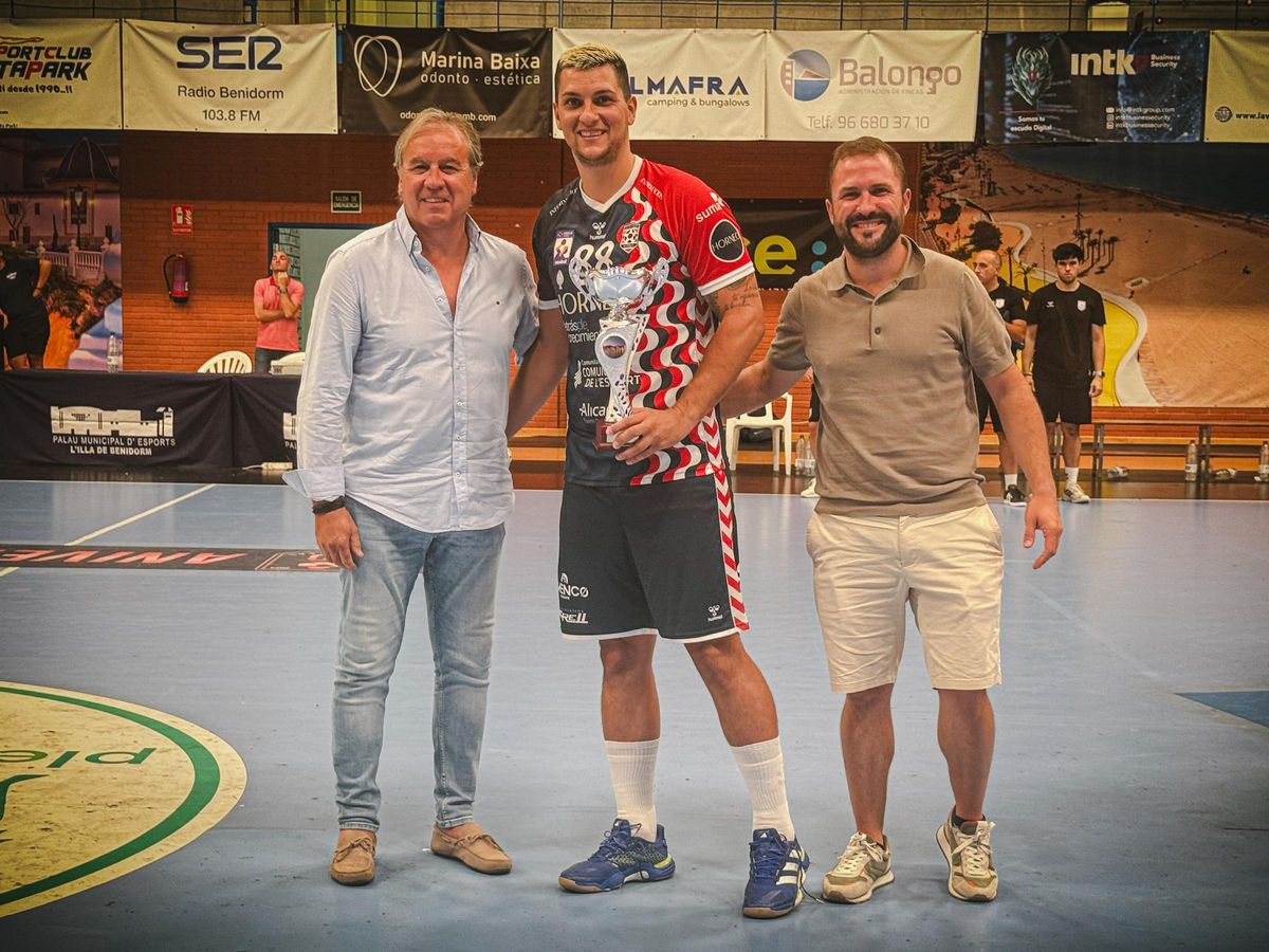 El Horneo Eón, campeón del Torneo Internacional de Benidorm.