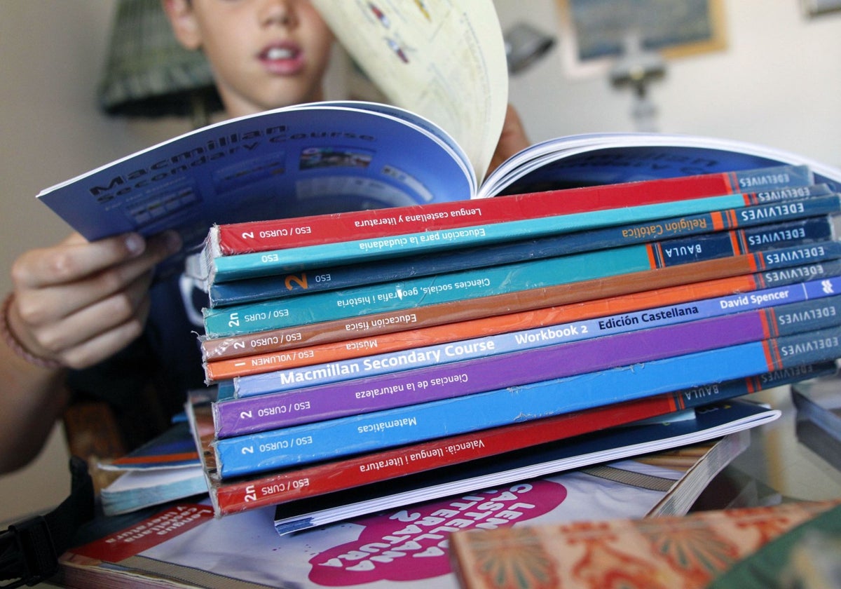 Material de segunda mano y bancos de libros para favorecer el ahorro en la vuelta al cole en la Comunitat