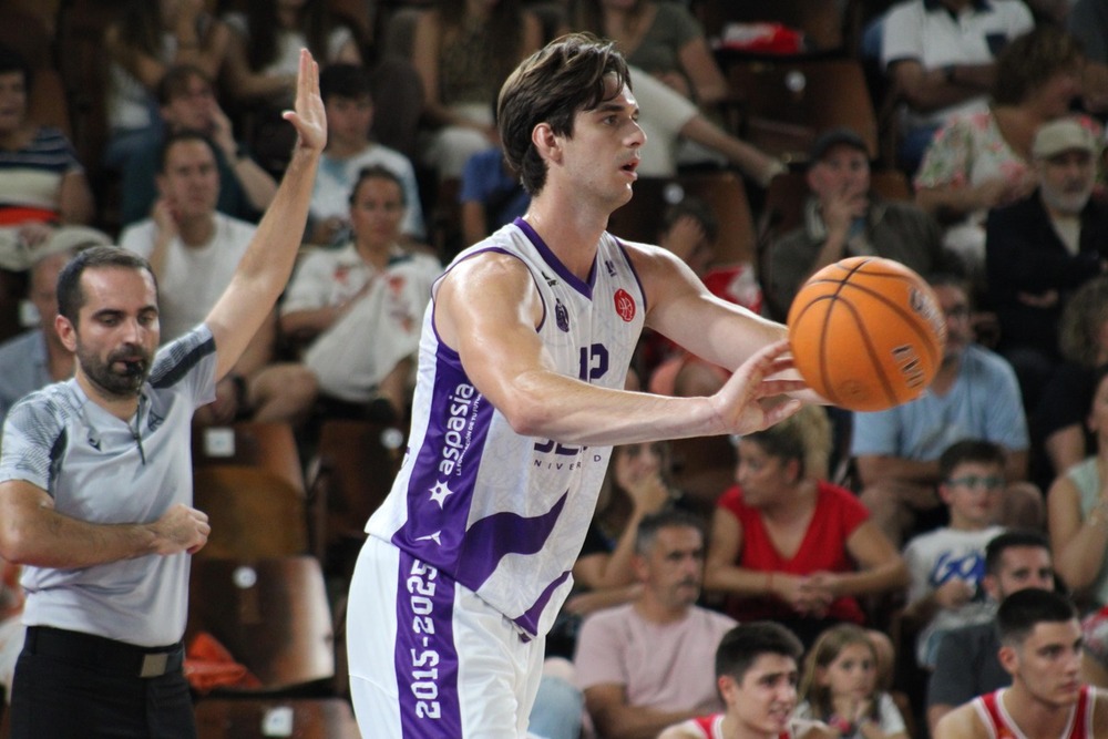 El UEMC CBCV cae ante la Cultural y Deportiva Leonesa en su primer test de pretemporada