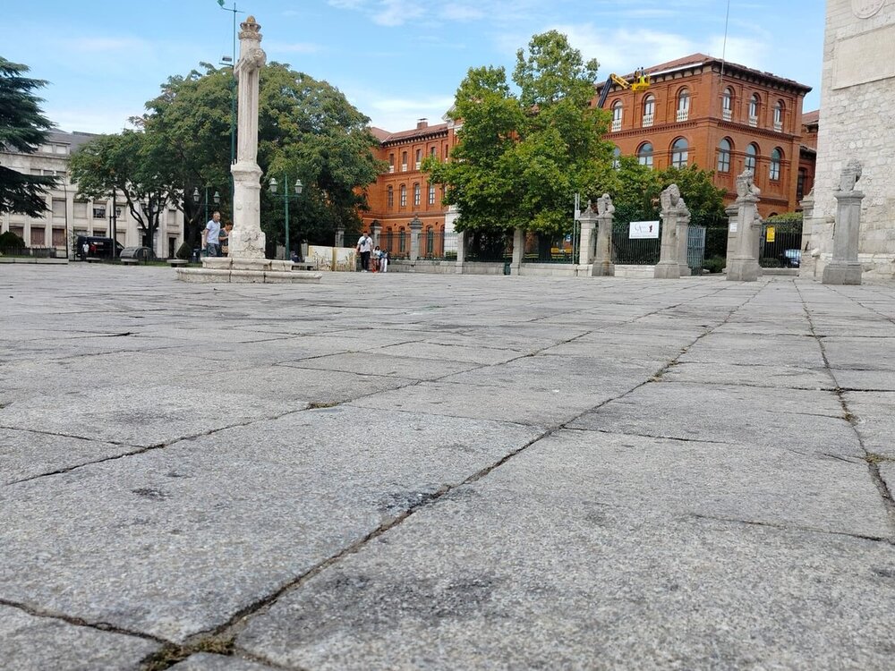 Daños en la plaza de San Pablo tras el paso de La Vuelta