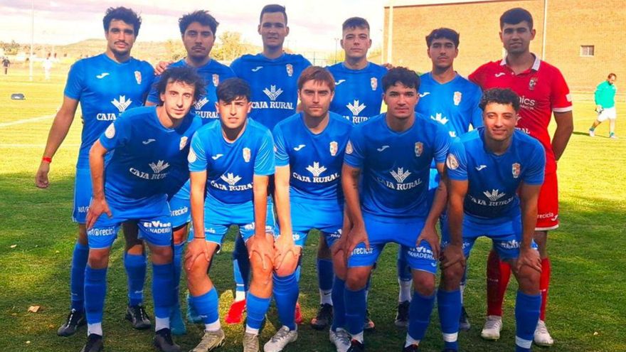 Formación del CD Villaralbo «B» en «El Prado».