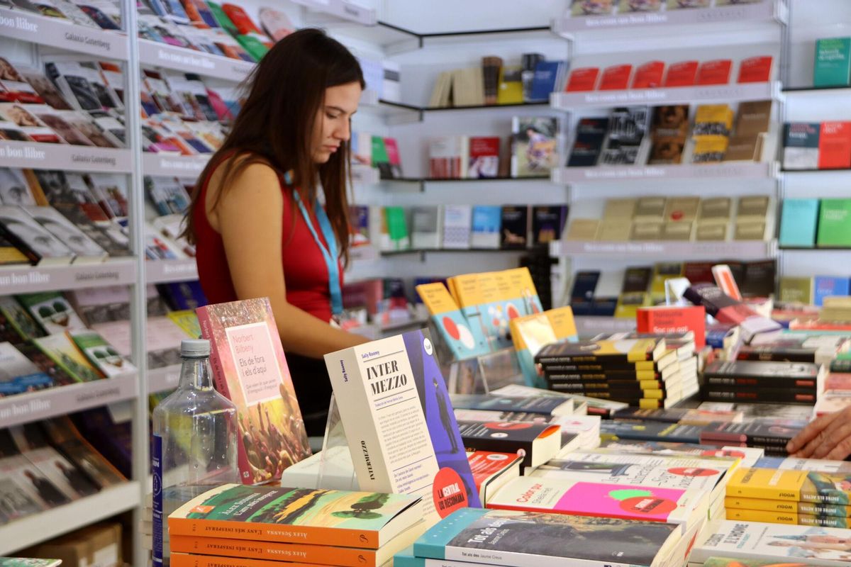 Una de les parades de La Setmana del Llibre en Català al Passeig Lluís Companys de Barcelona