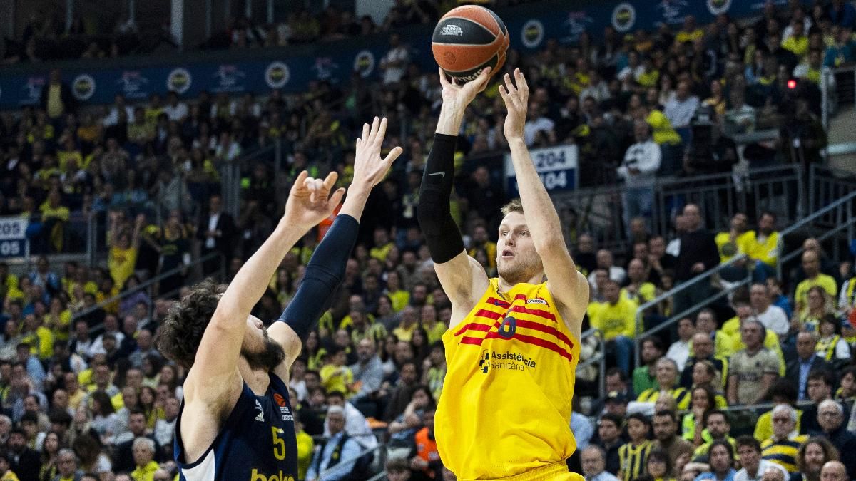 Sertaç Sanli, frente a Vesely en Estambul