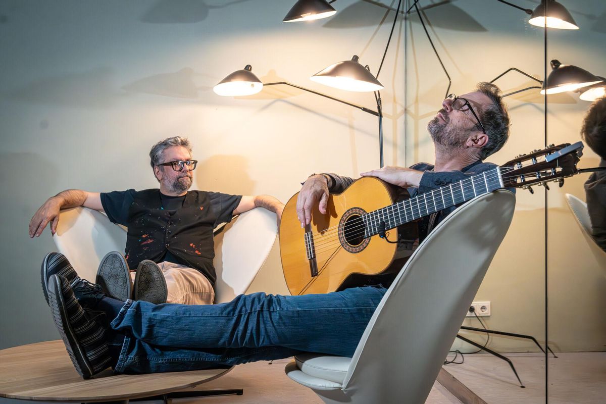 Liniers y Kevin Johansen en Barcelona, el 22 de mayo de 2025.