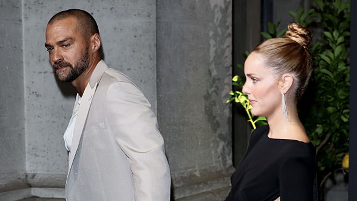 Alejandra Onieva y Jesse Williams, la pareja sorpresa del verano, brillan en la premiere de 'Hotel Costiera' en Roma