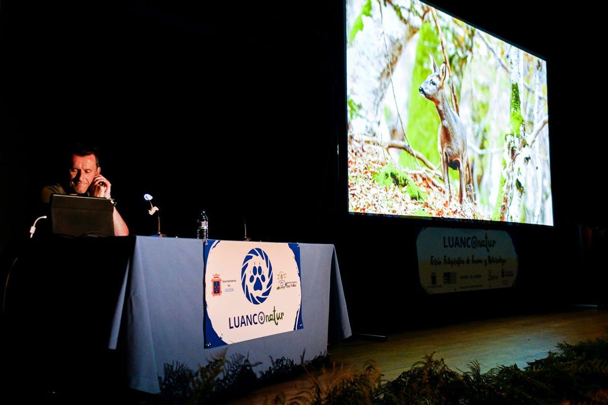 José Díaz, durante su ponencia en la jornada inaugural de la feria Luanco Natur.