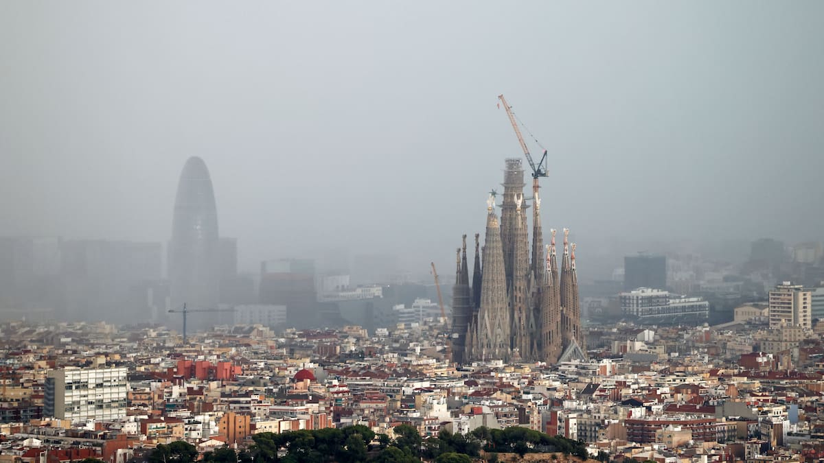 Un desplome de las temperaturas y la llegada de tormentas despiden un agosto tórrido en España | Sociedad