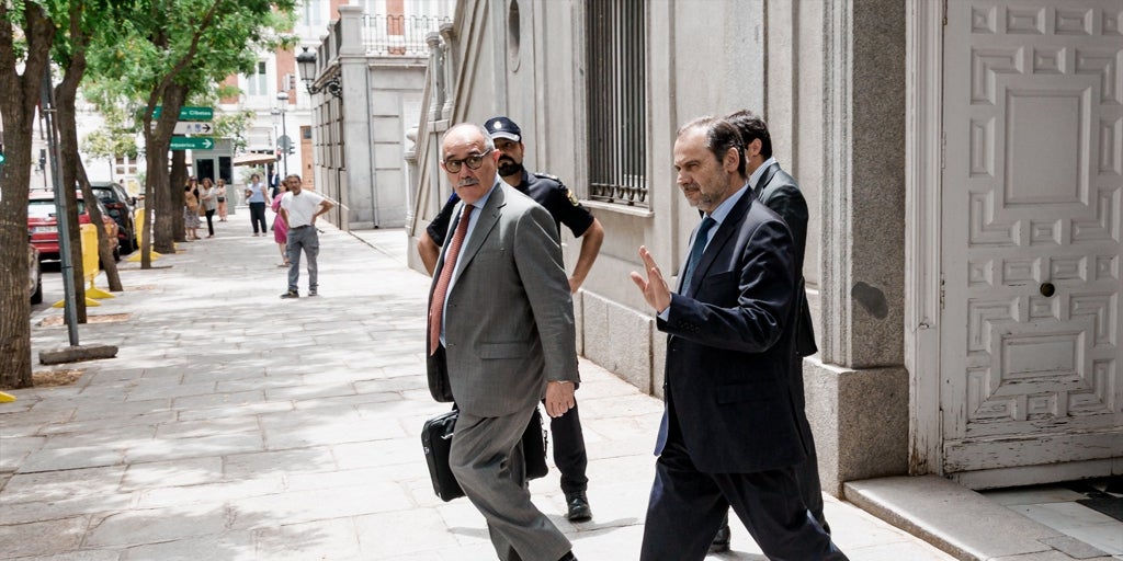 La UCO aprecia que el patrimonio de Ábalos y Koldo pudo «entremezclarse» y el juez reclama nueva información de Cerdán al PSOE