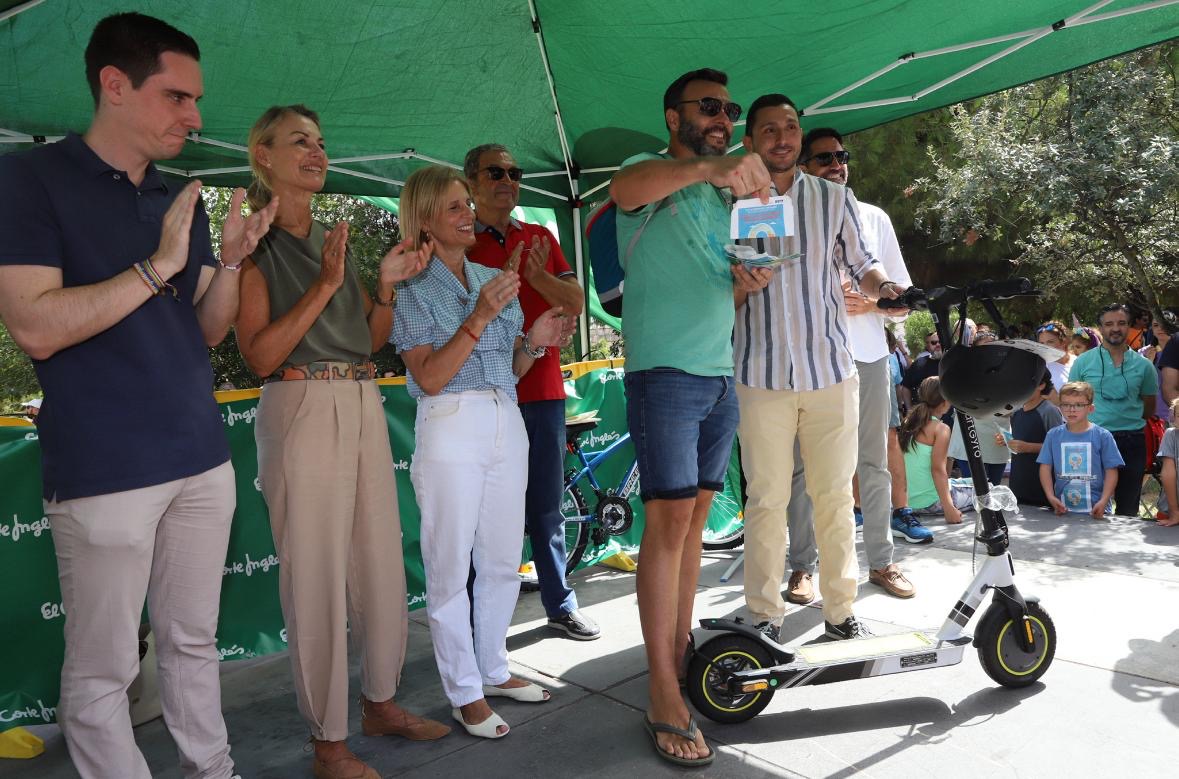 La alcaldesa en la entrega de premios de la fiesta