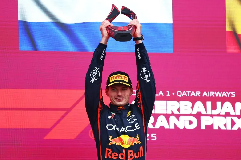Max Verstappen en el podio de Baku 2025 (GETTY IMAGES)