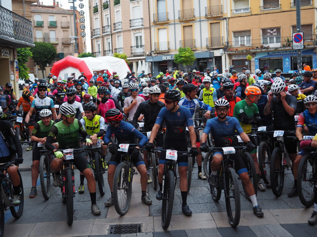 Salida de la BTT 2025 desde la Plaza del Raso