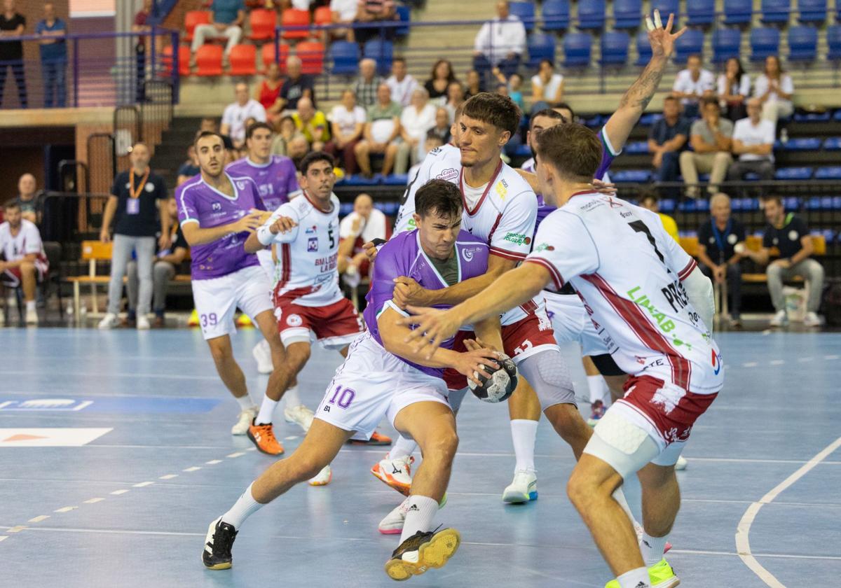 El Trueba examina al BM Logroño