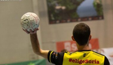 Jornada de balonmano en Soria: debut femenino y partido de Plata