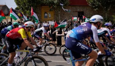 Manifestantes propalestinos se congregan en la etapa 20 de la Vuelta.