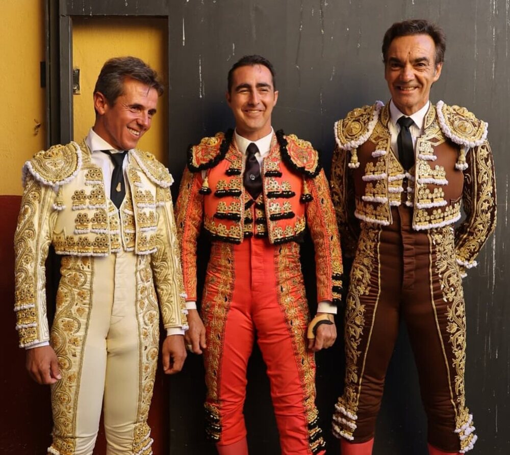 Los tres diestros.