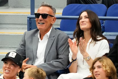 Bruce Springsteen observa la final del US Open entre el italiano Jannik Sinner y el español Carlos Alcaraz, el 7 de agosto de 2025 en Nueva York.