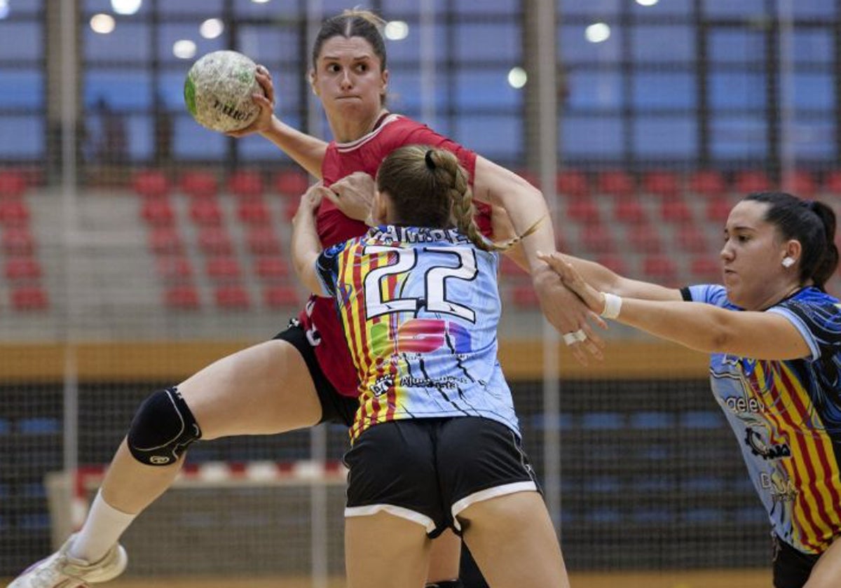 El Zuazo comienza la temporada con una clara victoria