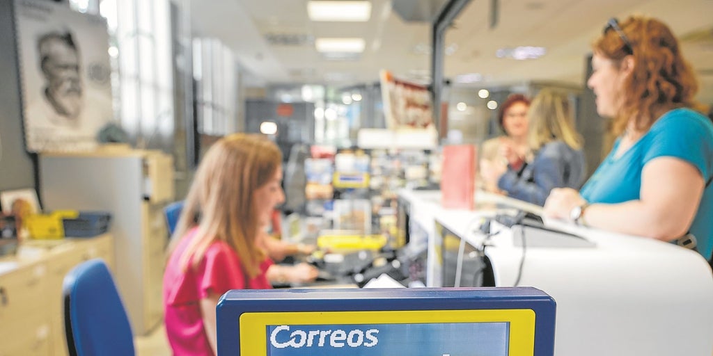 La sangría de Correos obliga a la Sepi a inyectar otros 200 millones en la empresa