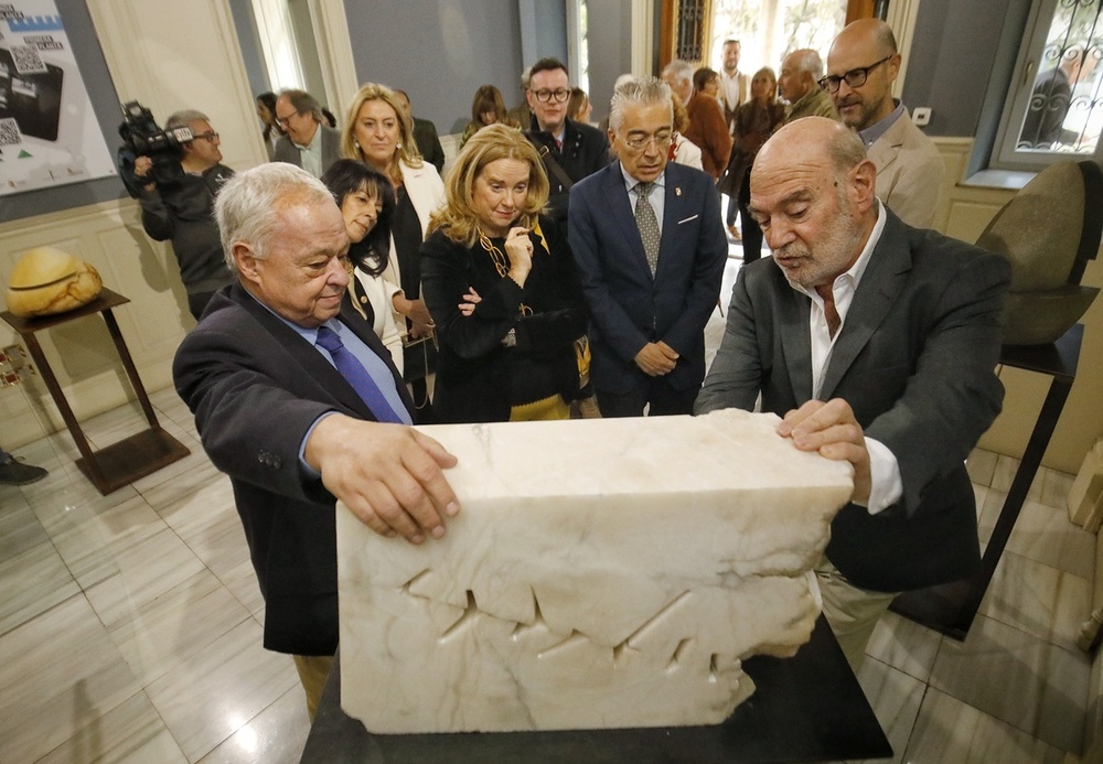 El universo pétreo de Alberto Bañuelos cala en Burgos en el paseo de La Isla