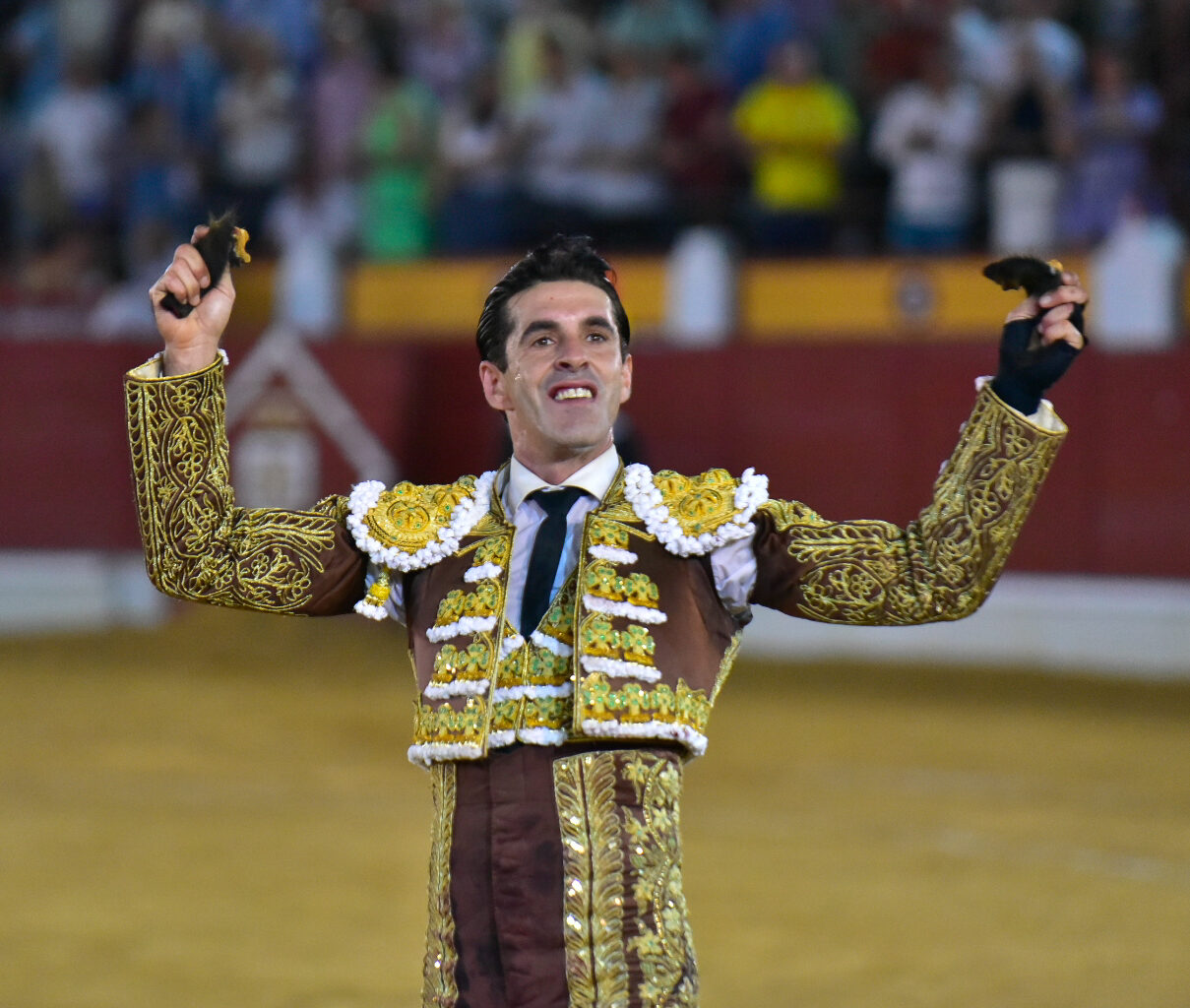 Un bravo Talavante y un bravo toro de Sancho Dávila