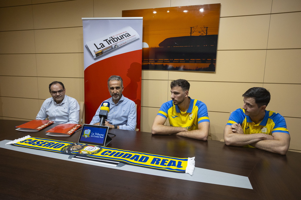 David Fernández, Diego Murillo, Julián Amores y Sergio López (de izquierda a derecha), hoy, en la redacción de ‘La Tribuna’.