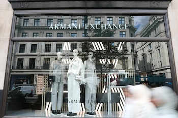 Una tienda de Armani en
