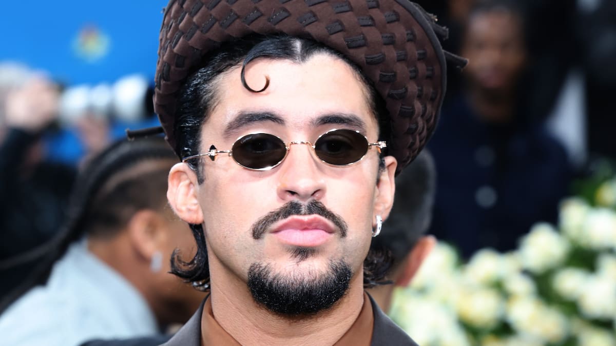 Bad Bunny en la alfombra roja de la gala Met Gala de 2025